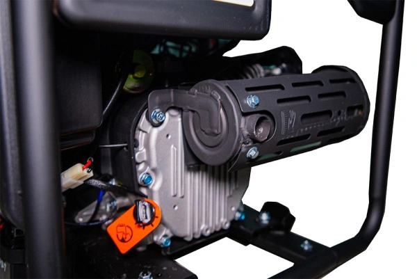 Генератор бензиновый инверторный 2,8 кВт 220В 12 л с электростартером TOR KM2800i