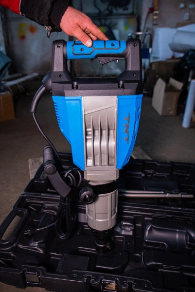 Молоток отбойный электрический ТОR DH16T 1900ВТ 60Дж HEX30
